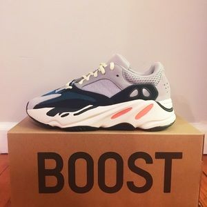 Yeezy Boost Wave Runner 700